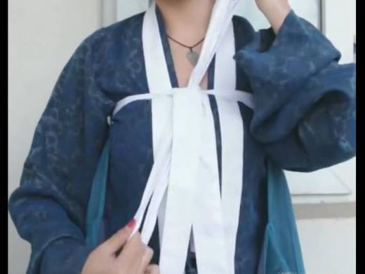 如何穿齐胸襦裙