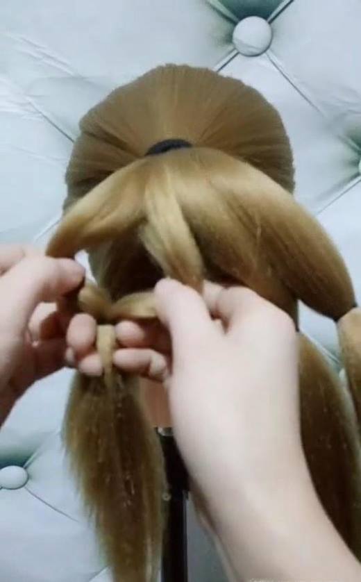 俏皮版丸子头的编制方法