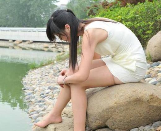 丝袜的正确穿着方法