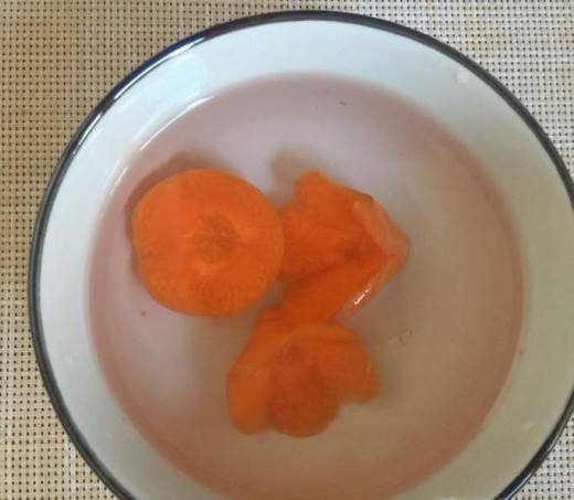 胡萝卜制作简单而又漂亮的花