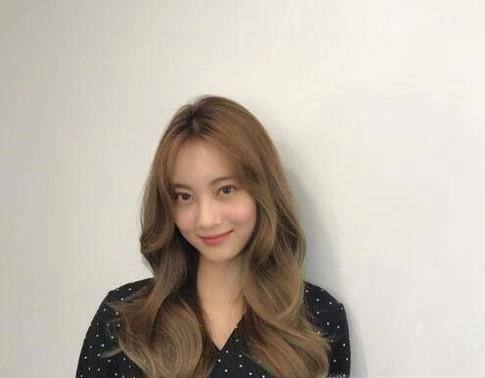 淑女甜美的韩国发型女卷中长发