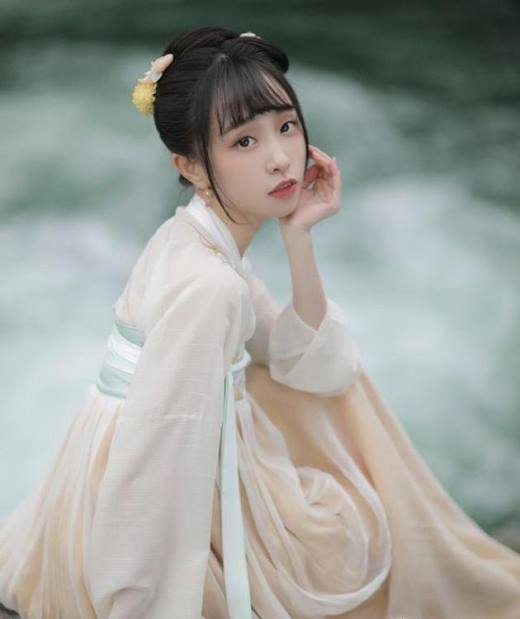 汉服怎么穿？汉服穿法图解步骤