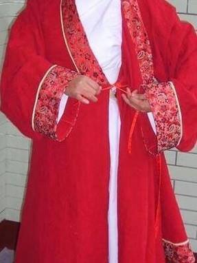 汉服怎么穿？汉服穿法图解步骤