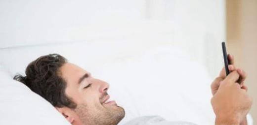 怎么哄女朋友睡觉?