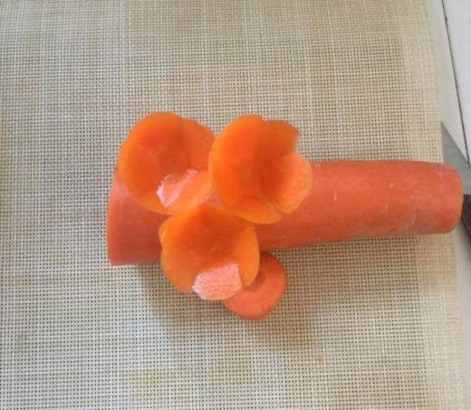 胡萝卜制作简单而又漂亮的花