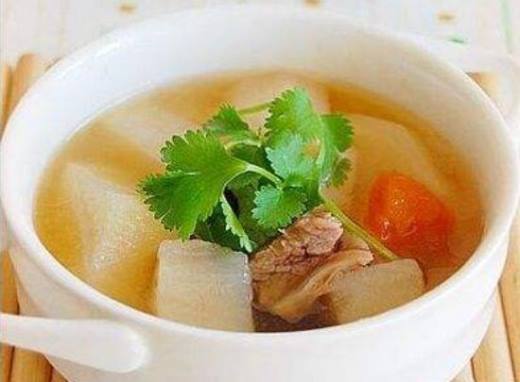 夏季适合喝什么汤 夏季喝什么汤好养生(10种)