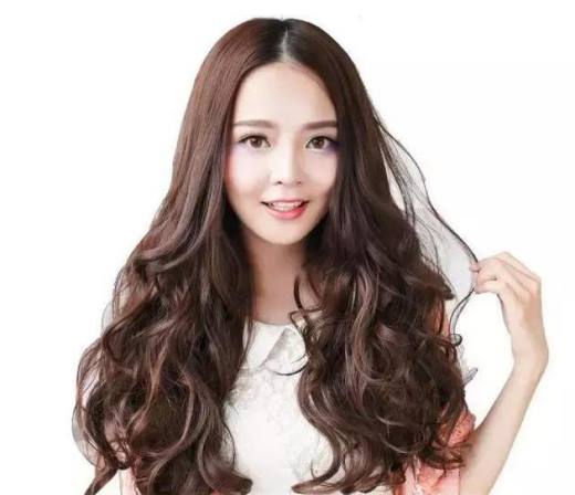 女生卷发适合什么发型