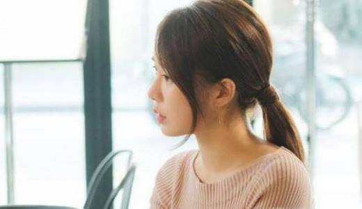 圆脸怎么扎头发显脸小