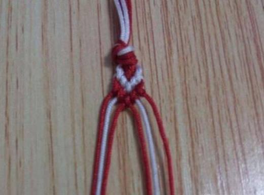手工编织;情侣手链(男士)的简单编织方法
