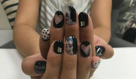 美甲贴纸怎么用