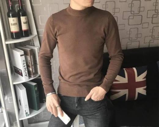 卡其色毛衣怎样搭配更时尚好看？