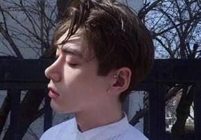 和高冷的男生如何聊天