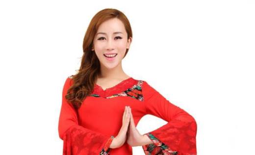 穿什么颜色显白