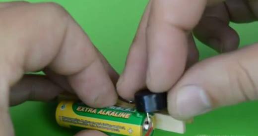 自制防盗报警器的方法 简易防盗报警器DIY图解