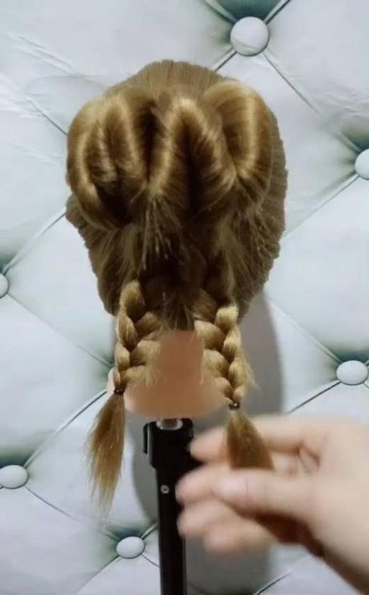 俏皮版丸子头的编制方法
