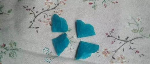 怎样用不织布diy小花朵