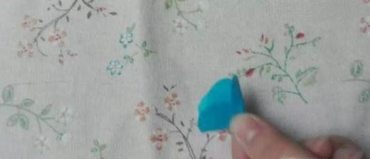 怎样用不织布diy小花朵