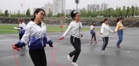 一分钟快速跳绳技巧