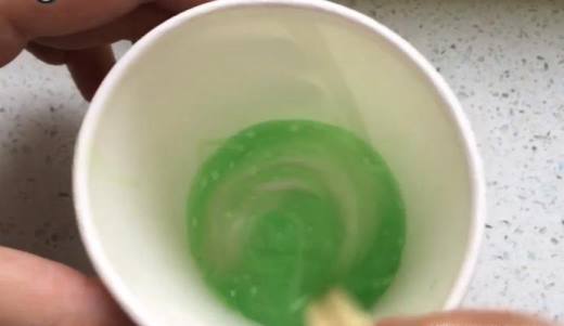 用牙膏、加盐怎么制做史莱姆