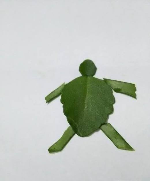 如何制作幼儿树叶趣味粘贴画