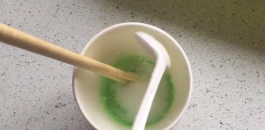 用牙膏、加盐怎么制做史莱姆