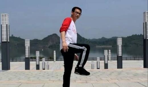 初学者怎么学习鬼步SEVE的奔跑步
