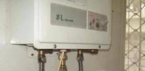 电热水器怎样拆卸混水阀?