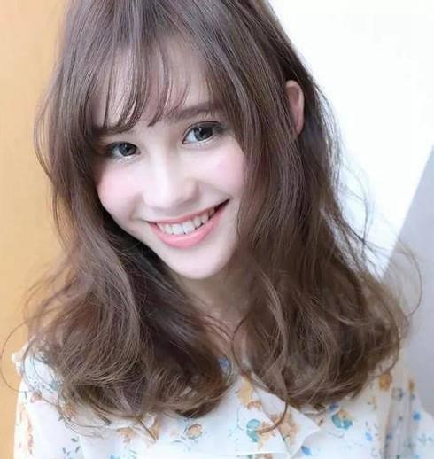 中长发烫发图片