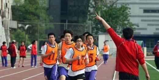 提高一百米训练方法