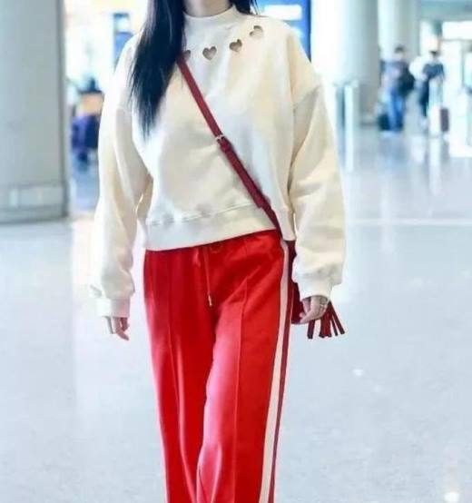 中长款卫衣搭配