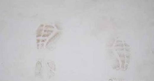 白墙弄脏了怎么办？怎么去除白墙上的污渍？
