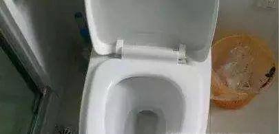 马桶底部渗水怎么办?
