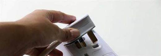 冰箱后面散发出臭味 储水盒里的污水原因