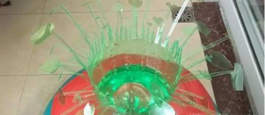 废旧塑料瓶做花瓶、笔筒