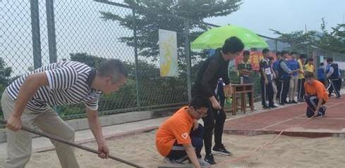 测定跳远成绩时应该怎样测量