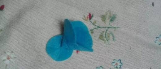 怎样用不织布diy小花朵